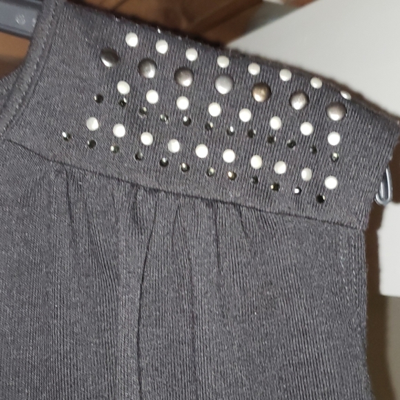 Top - Picture 2 of 2